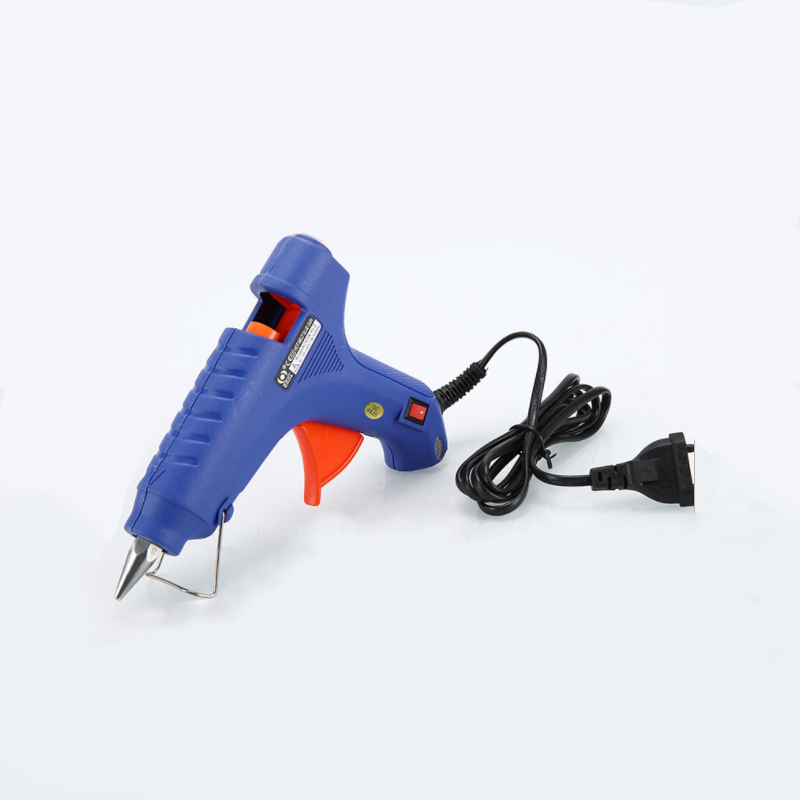 Domowy pistolet do kleju topliwego